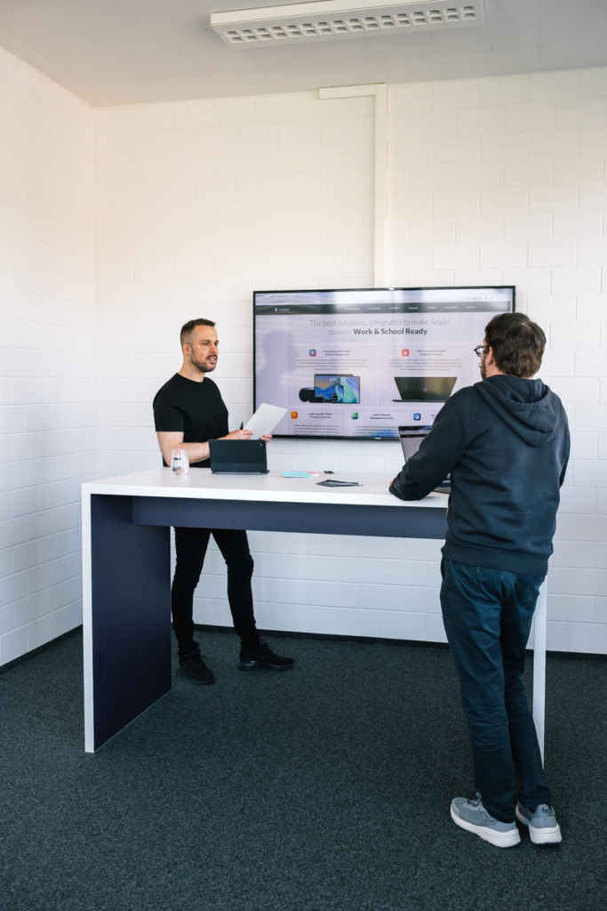 af-systems_Philippe Lindegger_Michael Schuler_Apple